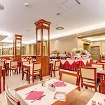 Augusta Lucilla Palace 4* Roma