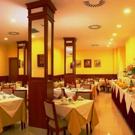 מלון Augusta Lucilla Palace