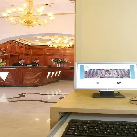 호텔 아우구스타 루실라 팰리스 4*