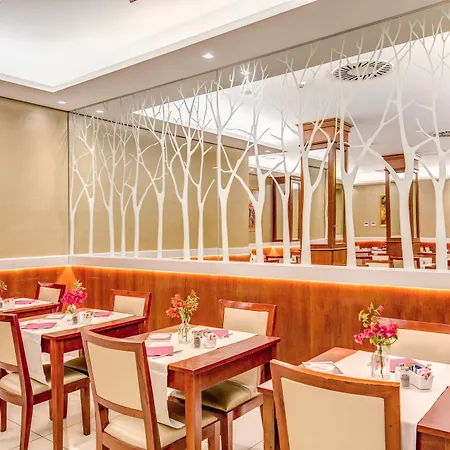 Augusta Lucilla Palace Отель Рим