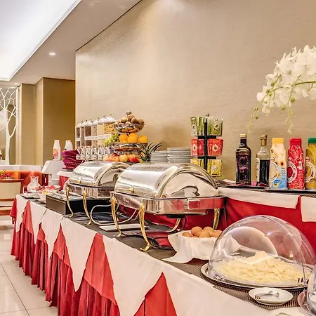 Отель Augusta Lucilla Palace 4*